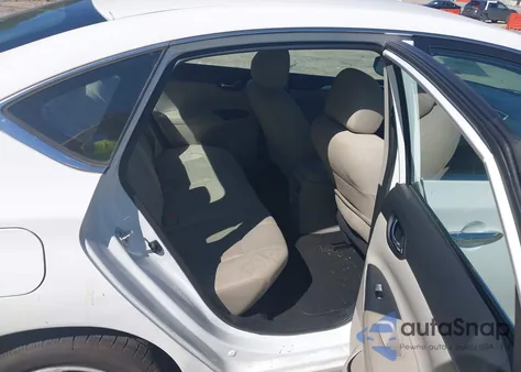 2017 Nissan Sentra S z USA, uszkodzony, nr VIN 3N1AB7AP9HY324278